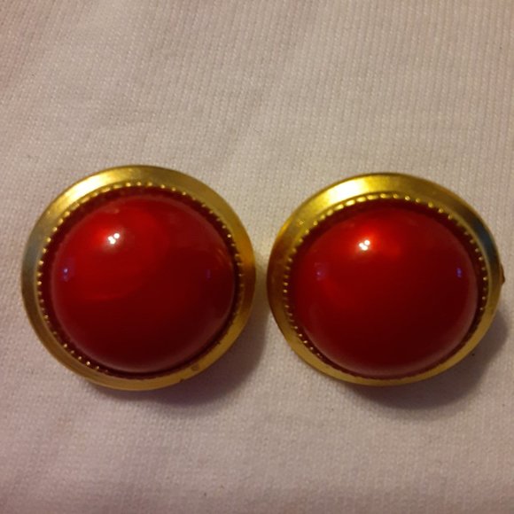 Jewelry - Clip-on Older earrings